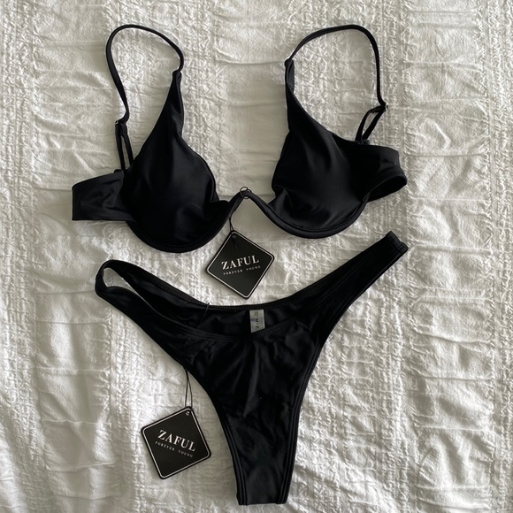 BNWT Push Up Plunge Bikini Top and Bottom - Picture 2 of 8